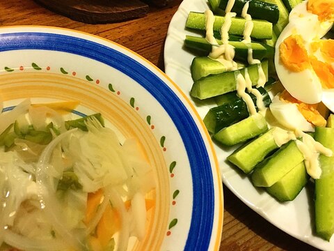 あるもの野菜！ピーマンと玉ねぎのスープと胡瓜サラダ